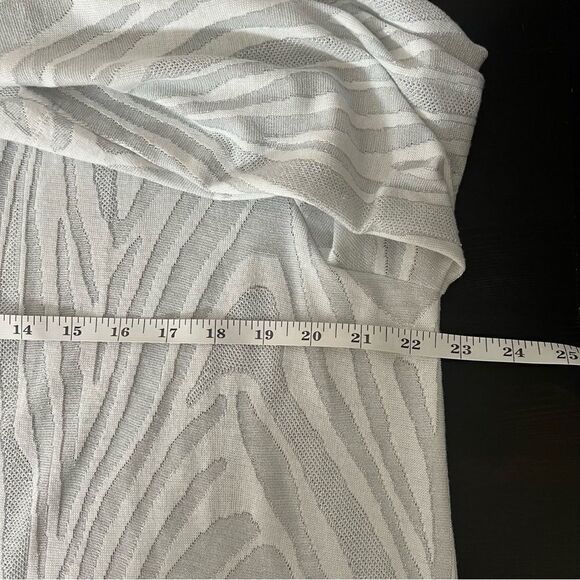 Chico's Womens Size 3 Long Open Cardigan Tunic Gray Silver Metallic 3/4 Sleeve - Picture 13 of 14